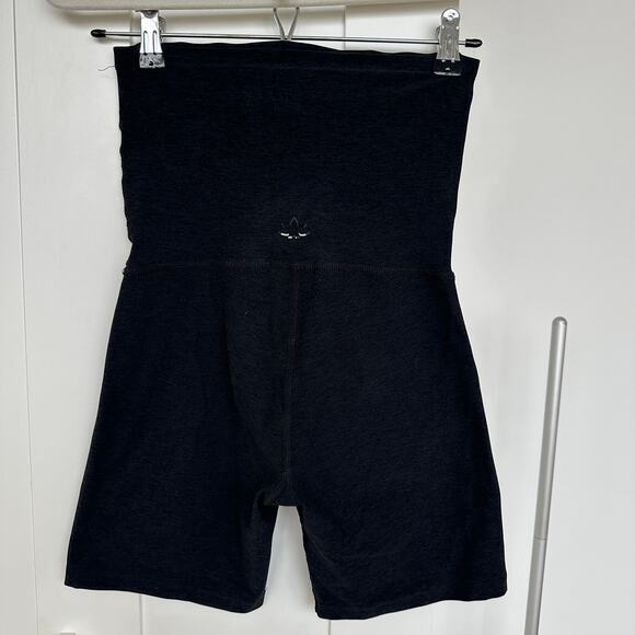 Beyond Yoga Maternity Spacedye Cruiser Maternity Biker Short, Gray, Size S, EUC - Picture 3 of 8